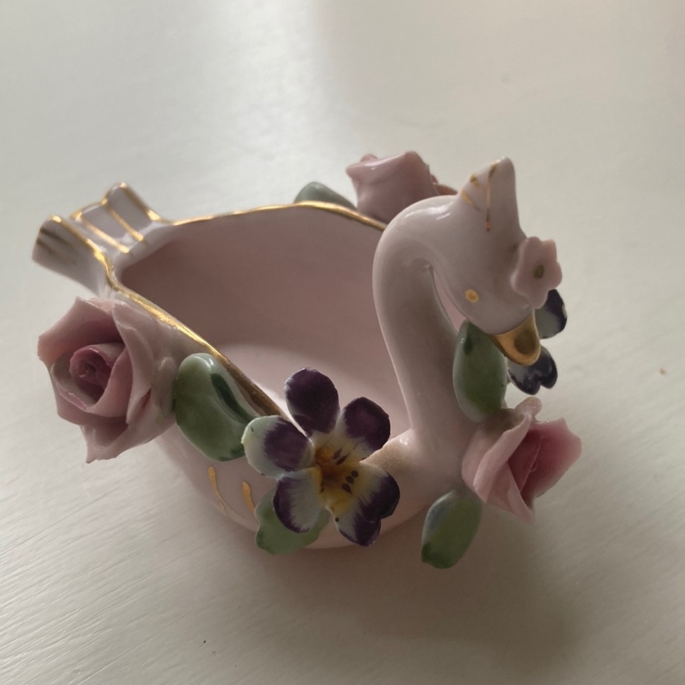 Small pink vintage floral swan ring holder